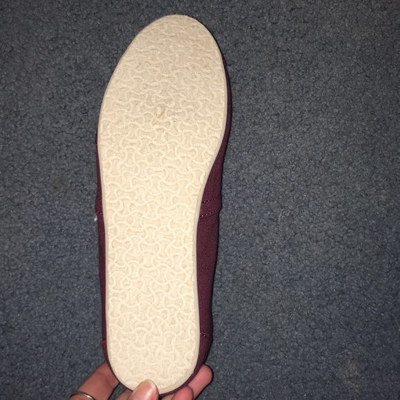 Toms - Picture 3 of 3